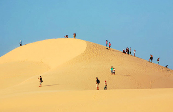 Tour Chinh Phục Sa Mạc Đồi Cát Mũi Né
