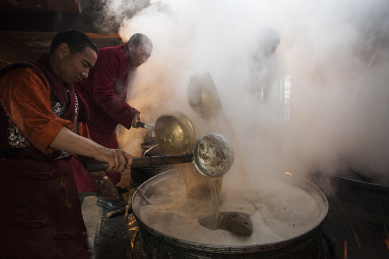  TRÀ BƠ TÂY TẠNG, MÓN QUÀ Ý NGHĨA CHO MỌI DU KHÁCH